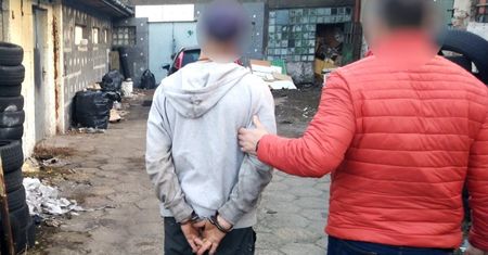 Śląskie. Trefny garaż w centrum Częstochowy. Były narkotyki i wybuchowa niespodzianka