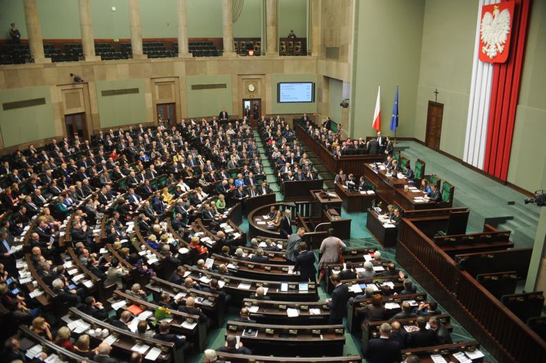 Sejm zagłosował za obniżeniem progów ostrożnościowych