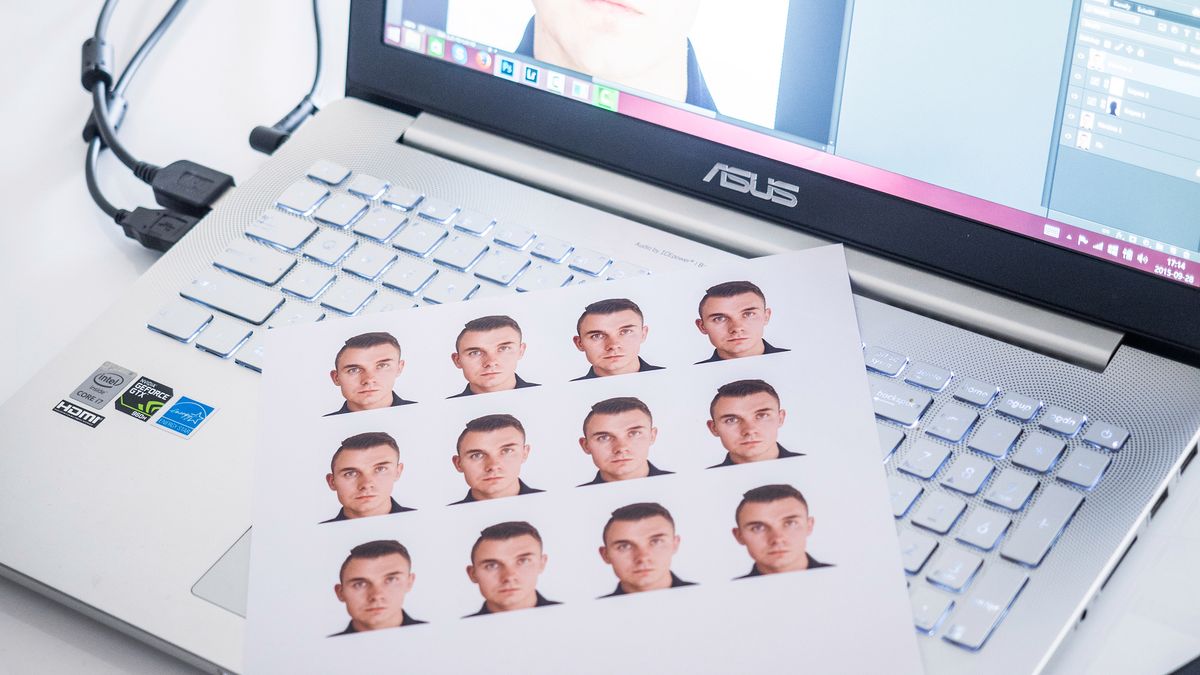 Zdjęcie do dowodu domowym sposobem - proste rady w praktycznym wideoporadniku 1