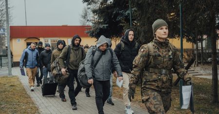 Ruszyło szkolenie ochotników. Woleli służbę w WOT od wyjazdu na ferie