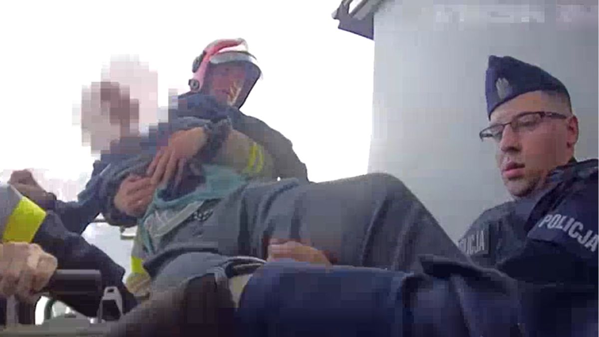 Pożar w DPS. Policjanci i strażacy rusyzli na pomoc seniorom