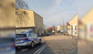 16 ton ziemniaków wypadło na drogę. Kierowca ciągnika był nietrzeźwy