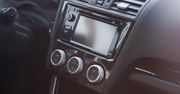 Apple CarPlay i Android Auto w starym samochodzie. Jak to zrobić?