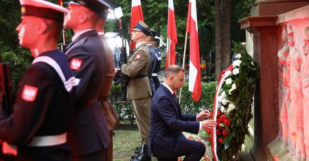 Tak Rosja uderza w prezydenta Dudę. Wykorzystali jedno zdjęcie