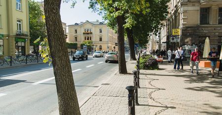 Na dwa dni zamkną odcinek Krakowskiego Przedmieścia dla aut. Kierowcy na objazdy