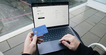 Firmy tracą miliony na płatnościach. Tak ucieka aż 2% przychodów