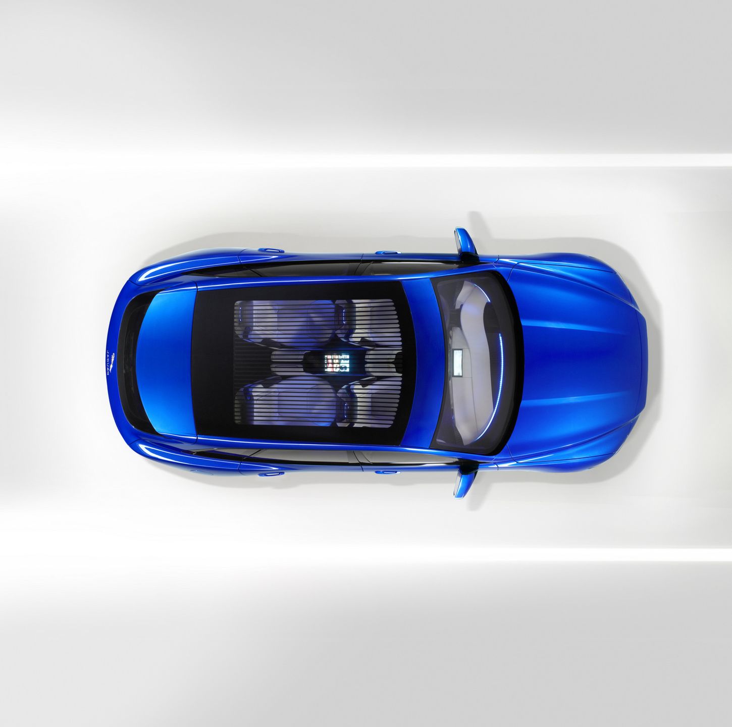 Jaguar C-X17 Concept w studiu i plenerze [galeria] 4