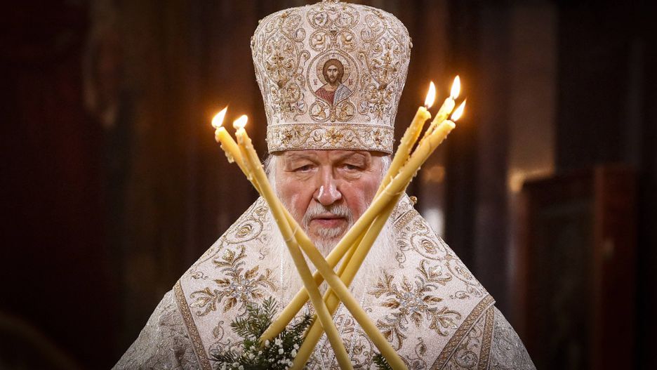 Russian Orthodox Christmas service
epa10393251 Patriarch of Moscow and All Russia Kirill  attends a Christmas service at the Christ the Saviour Cathedral in Moscow, Russia, 06 January 2023. The Russian Orthodox church celebrates Christmas on 07 January according to the Julian calendar.  EPA/YURI KOCHETKOV 
Dostawca: PAP/EPA.
YURI KOCHETKOV
