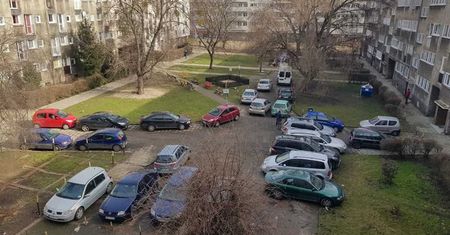 Wrocław. Podwórka tylko dla mieszkańców? Jest pomysł jak rozwiązać problemy z parkowaniem