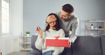 Nie wiesz, czym zaskoczyć ją w Dzień Kobiet? Mamy 5 propozycji