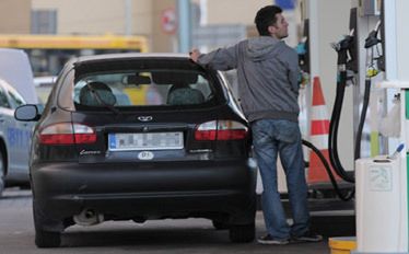 Stacje paliw sprzedają coraz więcej autogazu