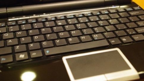 Asus Eee PC 1000HE - pierwsze wrażenia 1