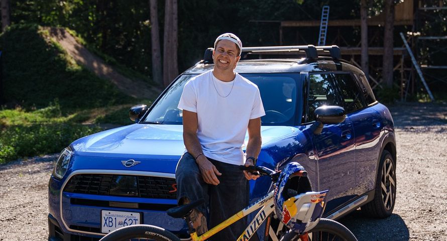 Dawid Godziek ambasadorem marki Mini