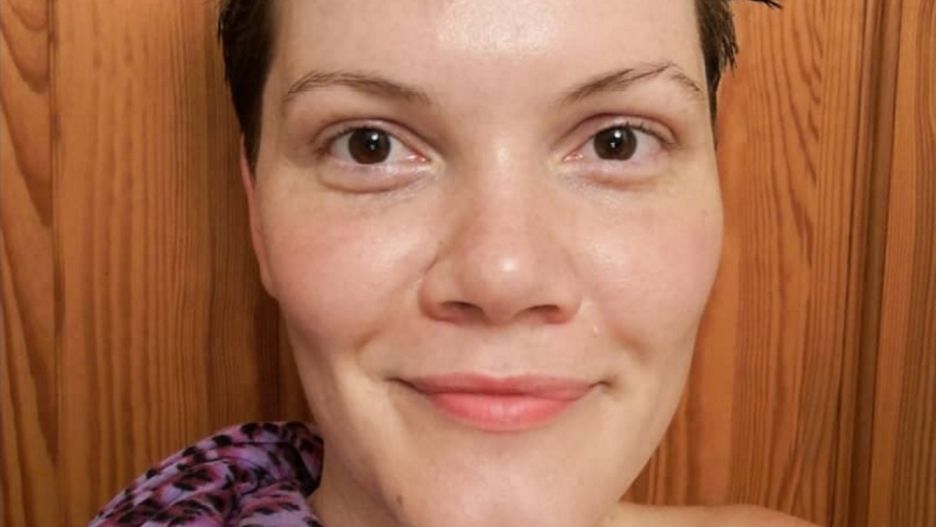 Karolina Micuła prowokacyjnie protestuje na ulicach Warszawy.