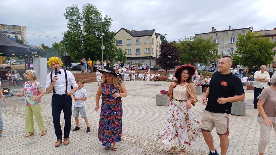 Letnia Potańcówka na Rynku w Starachowicach.