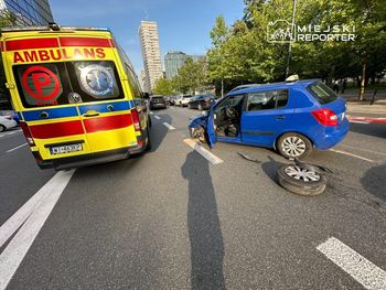 Warszawa: Blokada ulicy Świętokrzyskiej po zderzeniu dwóch aut