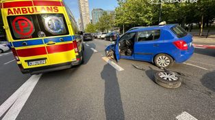 Warszawa: Blokada ulicy Świętokrzyskiej po zderzeniu dwóch aut