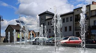 Raciąż: W centrum uruchomiono nową fontannę. Głosy podzielone