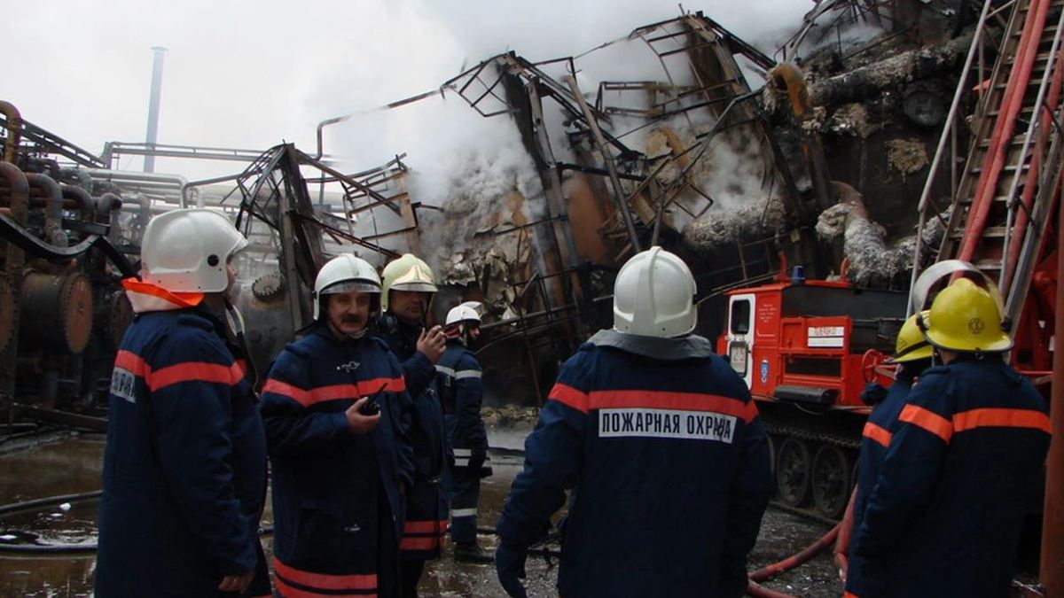 Strażacy gasili pożar rafinerii w Wołgogradzie parę godzin