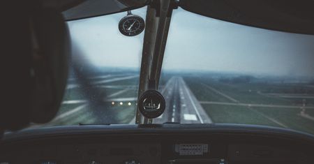 Opóźnienia na lotnisku w Poznaniu. Pojawiły się problemy na pasie