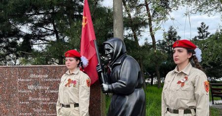 Zdjęcie z Mariupola. Spójrzcie na flagę