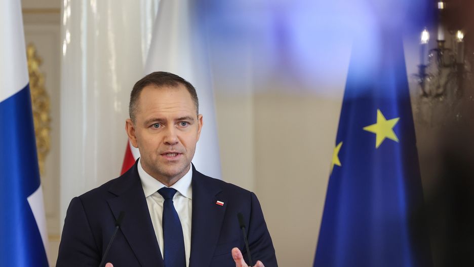 Helsinki, Finlandia, 09.09.2025. Prezydent RP Karol Nawrocki podczas spotkania z przedstawicielami mediów w Pałacu Prezydenckim w Helsinkach, 9 bm. Prezydent Karol Nawrocki jest z wizytą roboczą w Finlandii. (aldg) PAP/Albert Zawada