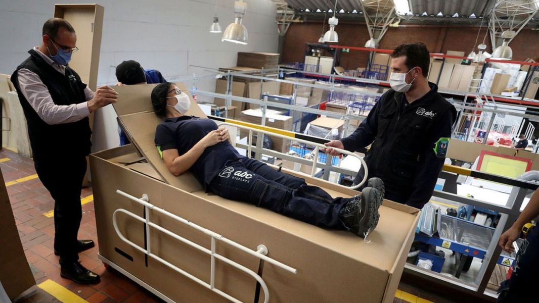 Kolumbijska firma zaprojektowała łóżka, które można zamienić w trumny