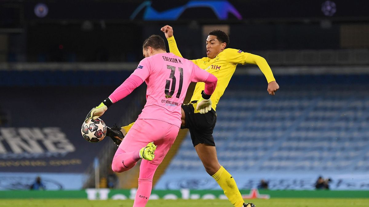 Zdjęcie okładkowe artykułu: Getty Images / Michael Regan / Na zdjęciu: Jude Bellingham (Borussia Dortmund) przejmuje piłkę po błędzie Edersona (Manchester City)