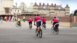 Cykliści wyruszyli z Kruszwicy na doroczną rowerową pielgrzymkę na Jasną Górę. Robią tak od 10 lat.