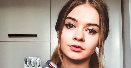 Julia Wróblewska "dziękuje" za rady leczenia depresji różańcem: "RELIGIA TO NIE LEKARSTWO"
