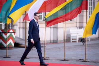 Morawiecki apeluje o "porzucenie kalkulatorów i sięgnięcie do sumień". Opozycja: To Himalaje hipokryzji