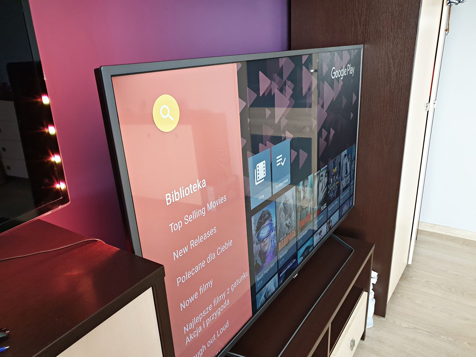 Philips 55PUS7303 – test dużego telewizora z efektownym Ambilight i Android TV 2
