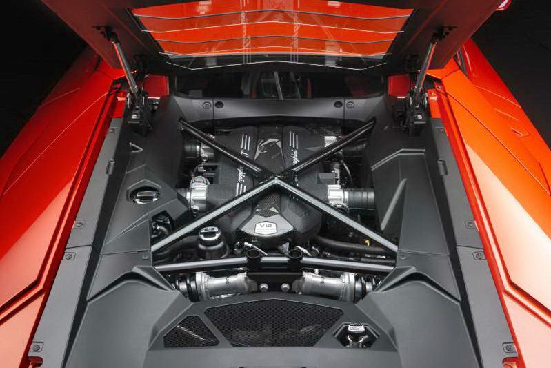 Lamborghini LP700-4