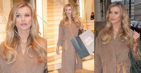 Joanna Krupa w beżowym płaszczu kupuje biżuterię