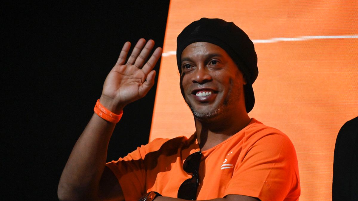 Zdjęcie okładkowe artykułu: PAP/EPA / Na zdjęciu: Ronaldinho