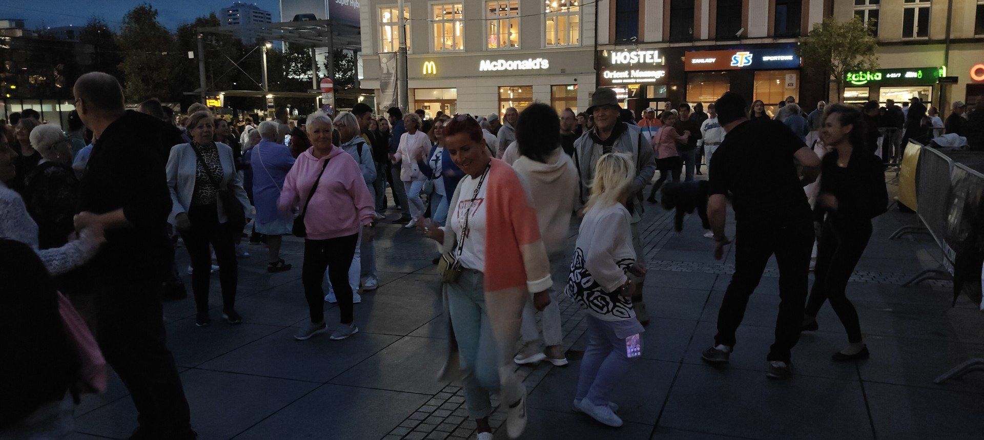 Kliknij strzałkę, aby przejść do następnych zdjęć!