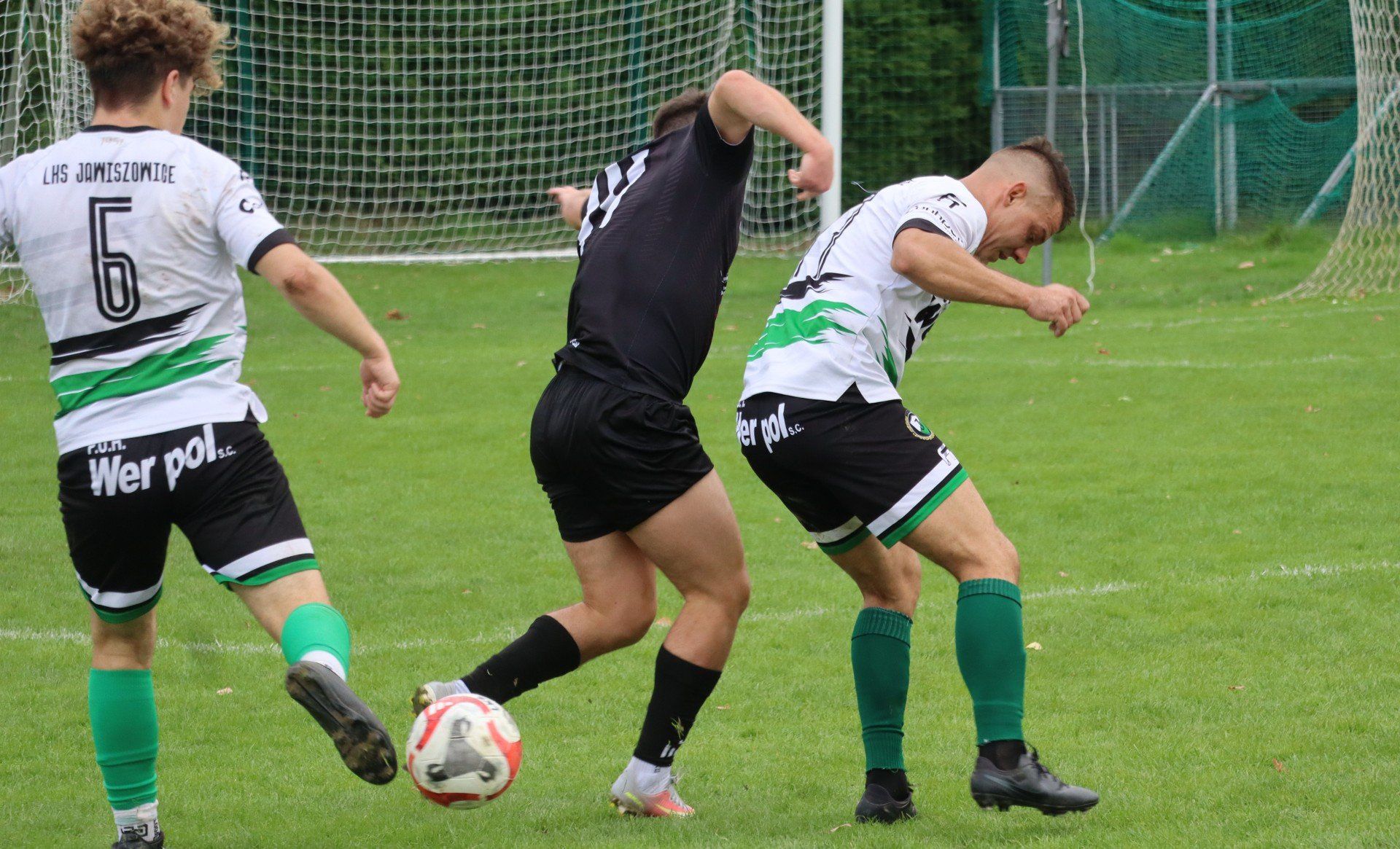Piłkarska okręgówka, Oświęcim: LKS Jawiszowice - Skawa Wadowice 0:4.
