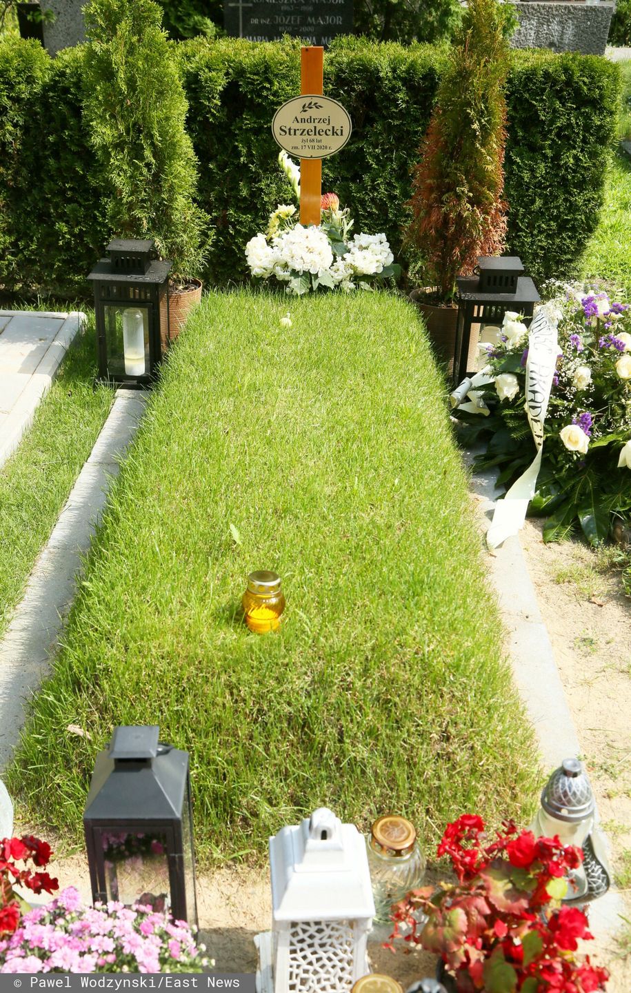Tak wyglądał grób Andrzeja Strzeleckiego po pogrzebie