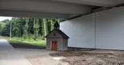 Kapliczka z 1900 roku pod... wiaduktem na Śląsku. Znalazła się na trasie największej inwestycji drogowej w historii Rybnika