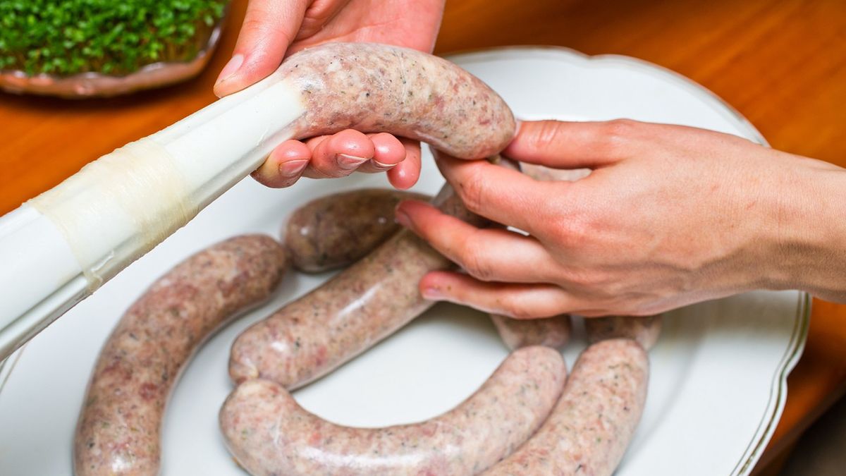 Domowa biała kiełbasa