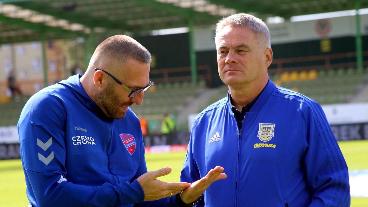 PAP / Waldemar Deska / Na zdjęciu: trenerzy Marek Papszun (z lewej) i Jacek Zieliński (z prawej)