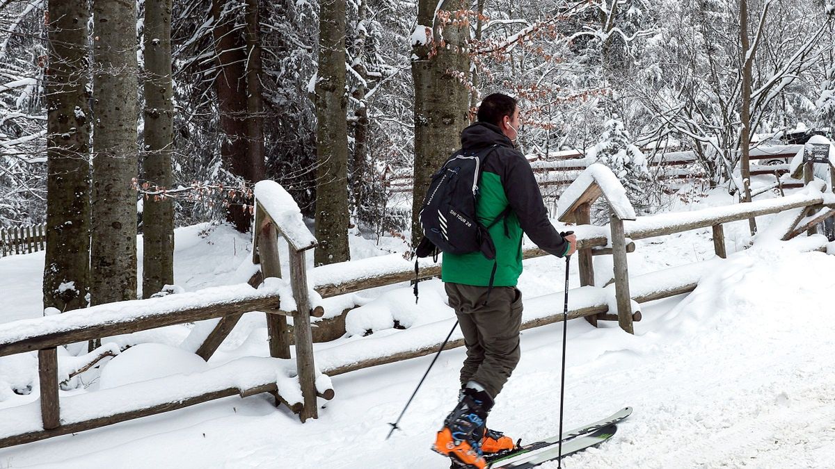 Co trzeci ankietowany zamierza jeździć na nartach w ferie.