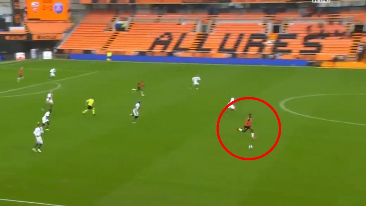 Twitter / Eleven Sports / Na zdjęciu: kontra Lorient w meczu z PSG, zakończona zwycięskim golem na 3:2