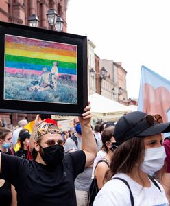 Wrocław. Festiwal Fotografii. Pasożyt, obrazy strajkujące i kilka refleksji w Złotym Kiosku