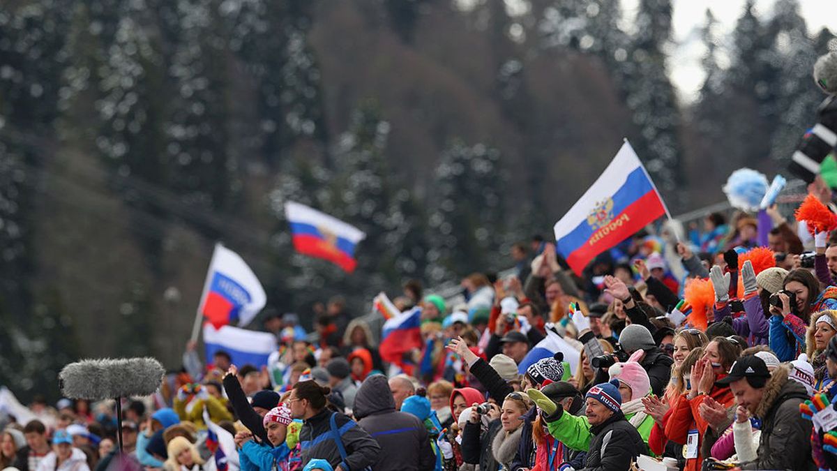 rosyjscy kibice podczas zawodów biathlonowych