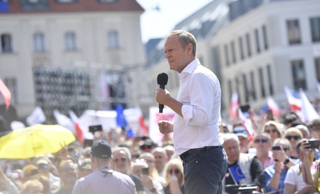 TVP inaczej niż TVN i Polsat. Dzisiejsze paski przejdą do historii