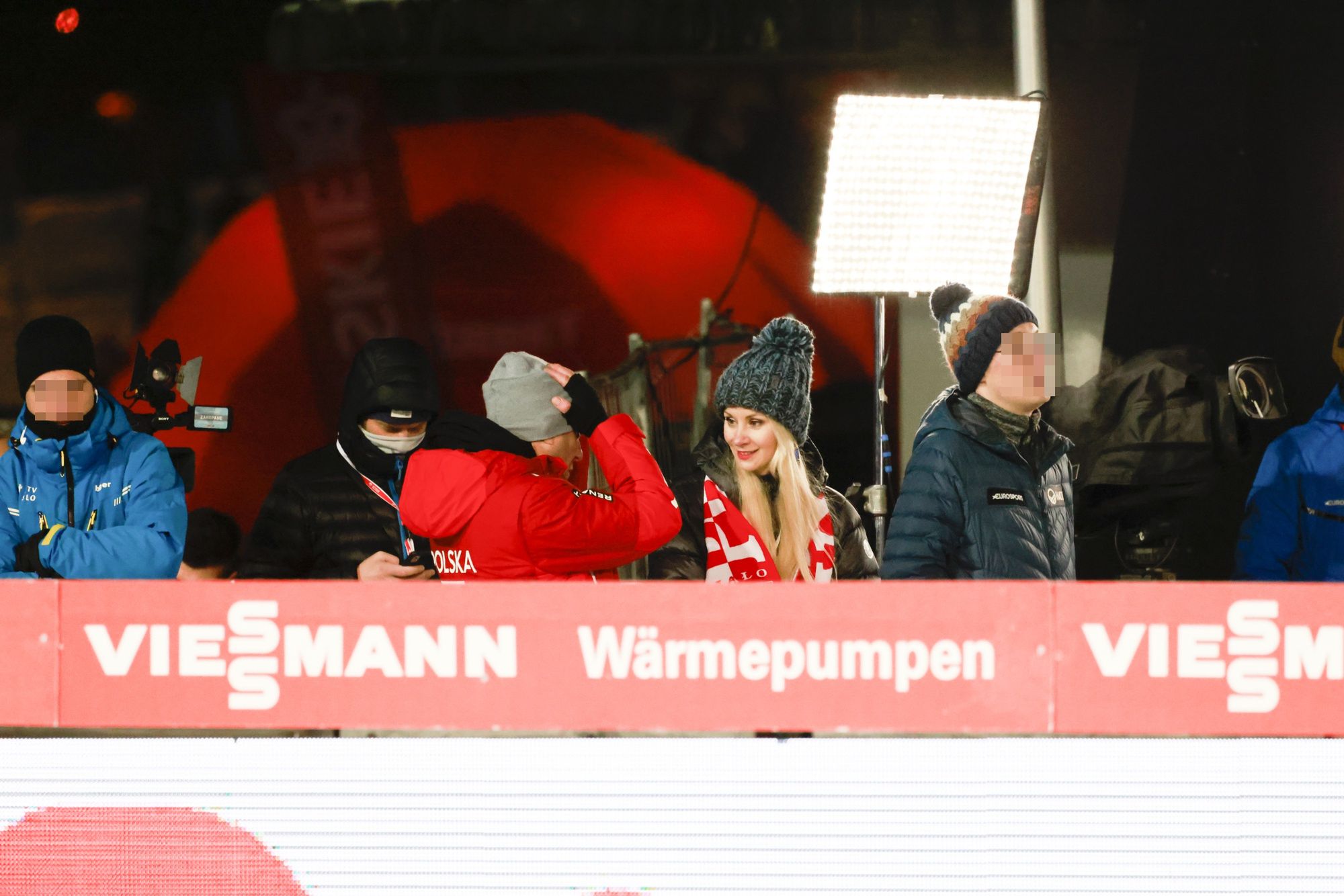 Konkurs Drużynowy w Zakopanem. Ewa Bilan-Stoch dzielnie wspierała męża