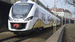 Pociągiem na majówkę 2026. Dolnośląski Bilet Weekendowy ważny 5 dni! Cena, gdzie go kupić?