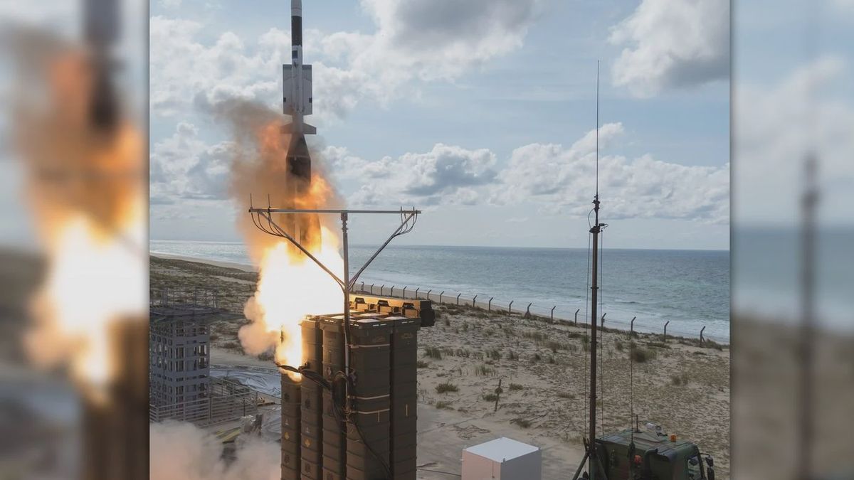 Odpalenie pocisku Aster 30 z wyrzutni systemu SAMP/T.