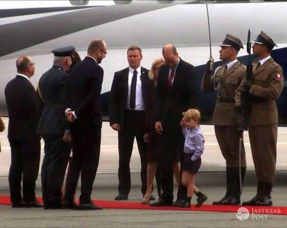 Książę George zaliczył wpadkę na lotnisku w Warszawie